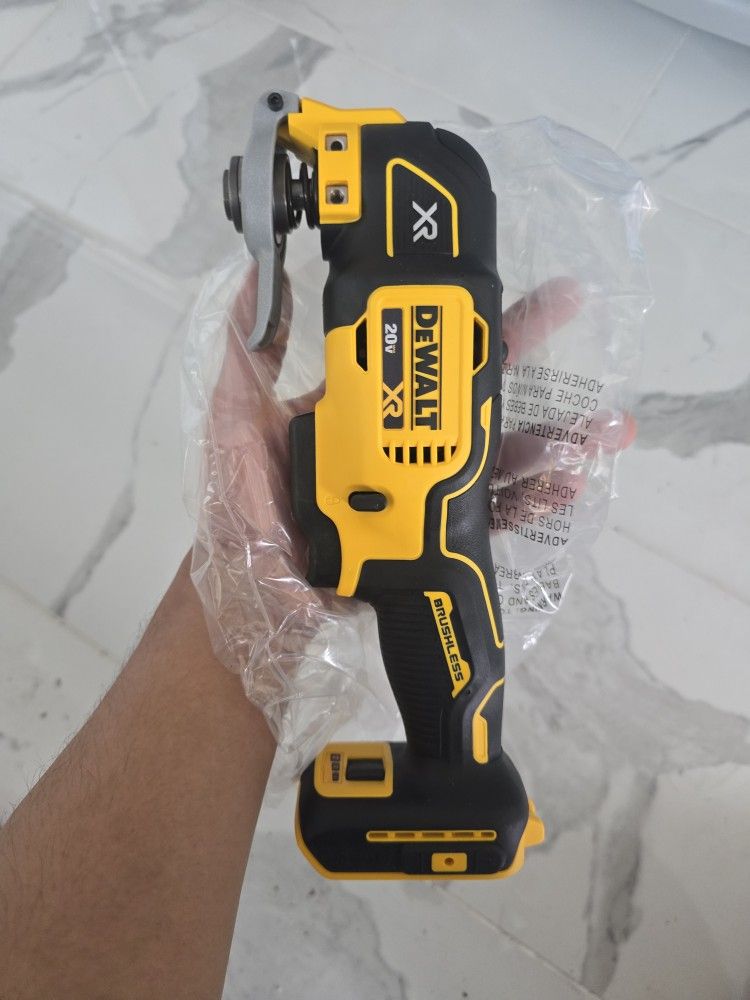 Dewalt 20V XR 3 Speed Oscillating Tool