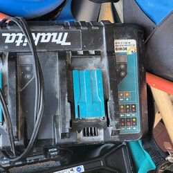 Makita Charger