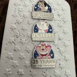 3 Disney pins