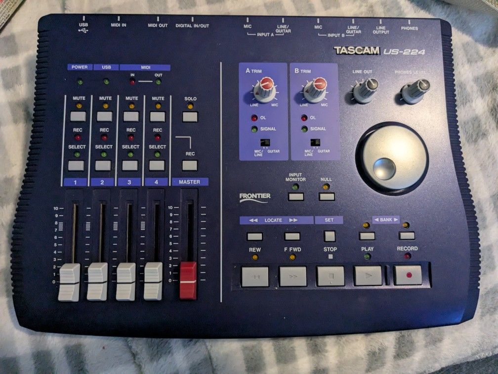 Tascam US-244