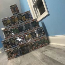 22 Funko pops