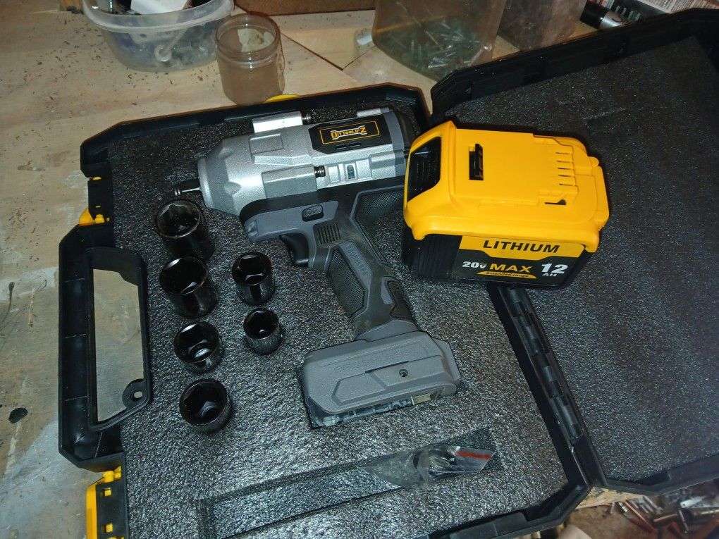 1/2 Impact Gun One Battery Not Changer But Works With Dewalt