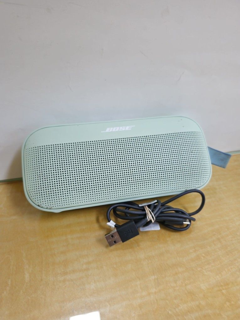 Bose Speaker (Soundlink Flex 2nd)