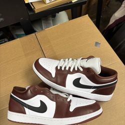 Air Jordan 1 Low SE Dark Pony
