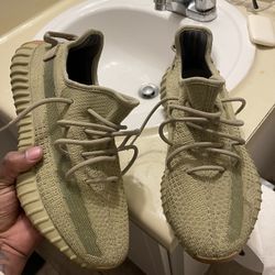 Yeezy 350 “Sulfur” Size 10