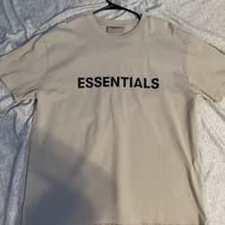 Essential Shirt Medium 