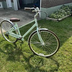 Ladies Schwinn bike/bicycle