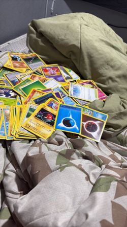 Over 100+ bulk Pokemon cards (FANART)