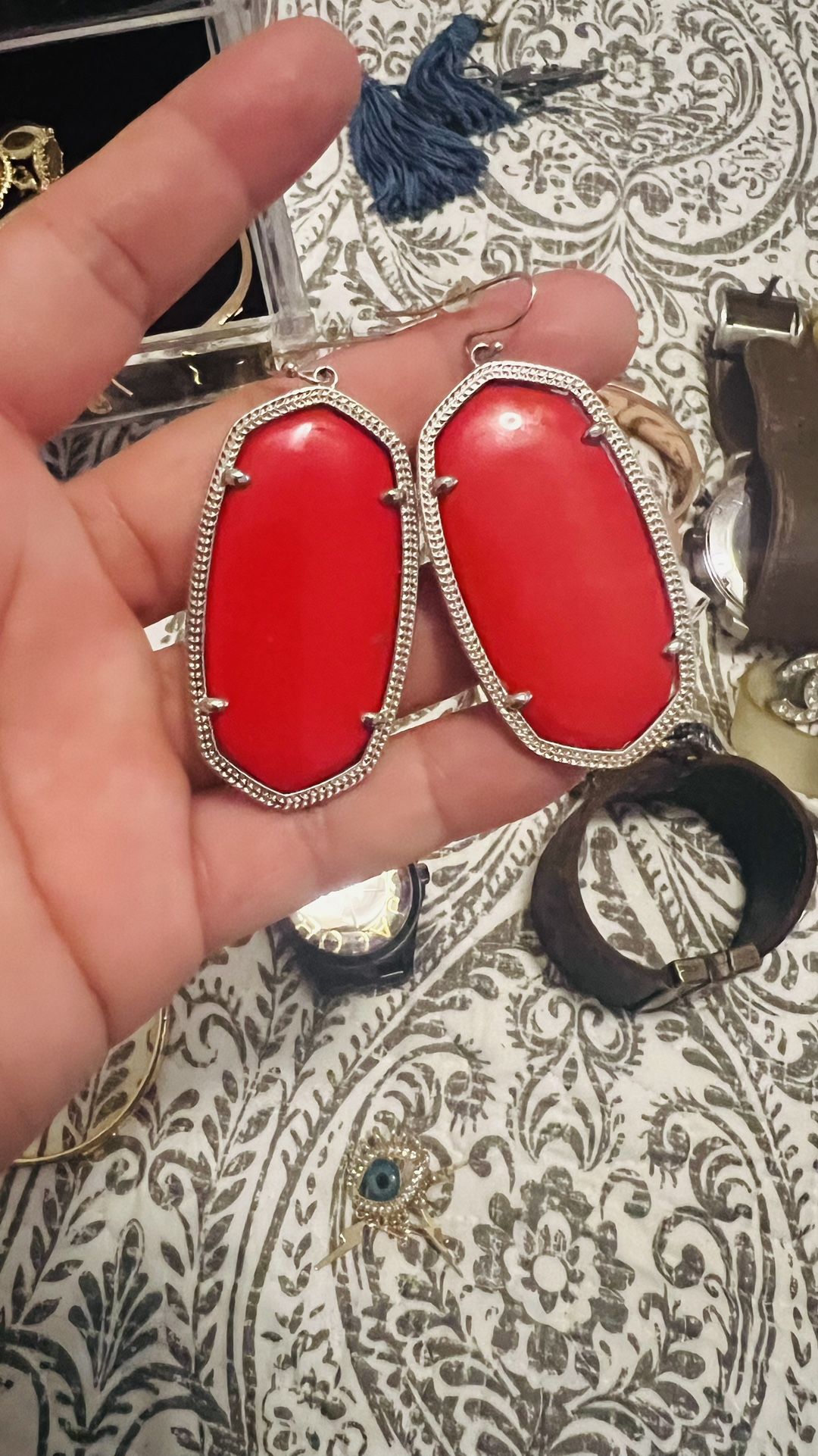 Kendra Aretes
