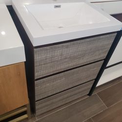 24" Freestanding Bathroom Vanity 