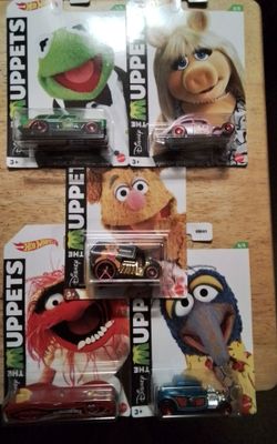 HOT WHEELS MUPPETS SET $27