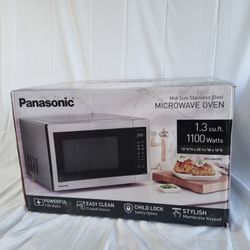 Panasonic Microwave 1100W – Open Box (New Inside), 1.3 Cu. Ft.