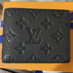 New Louis Vuitton Men’s Wallet.