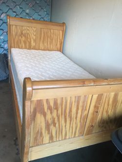Twin size bed and matrees
