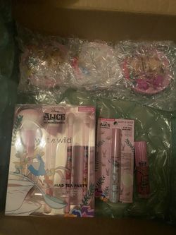 Wet N Wild Alice In Wonderland Make Up Collection