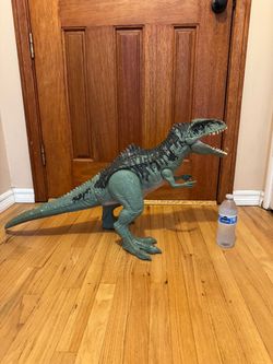 Jurassic World Dominion Super Colossal Giganotosaurus