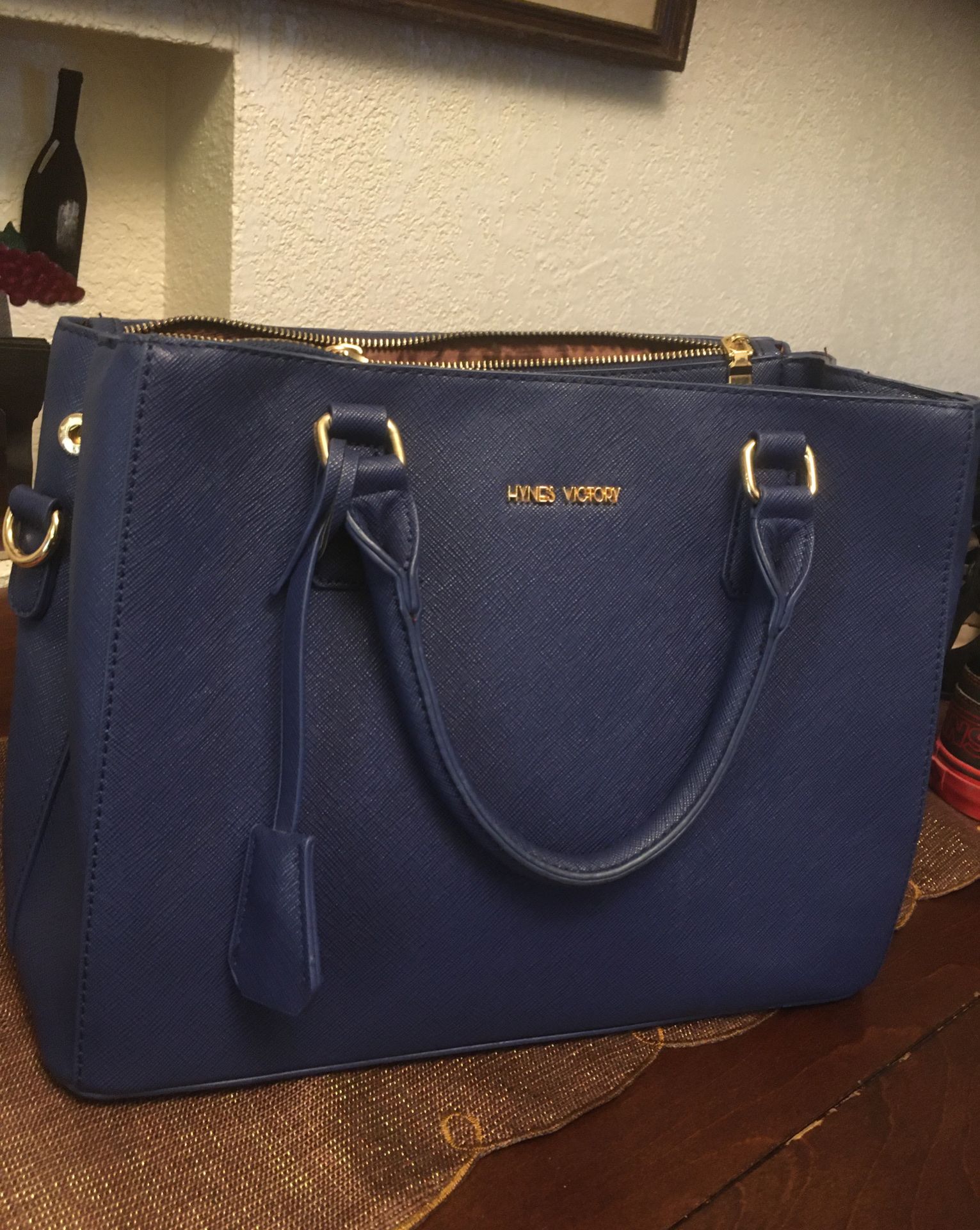 HYNES VICTORY 👜 purse