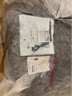 Leather electrical recliner goes all the way to set you up brand new never used. All pieces included paid 1200 willing to let go for 450 in a hurry to