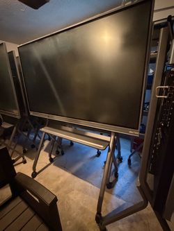 12 Galaxy G2 SLIM 7500 75” Interactive Touchscreen Displays – All Working!