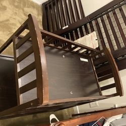 Crib And Changing Table 