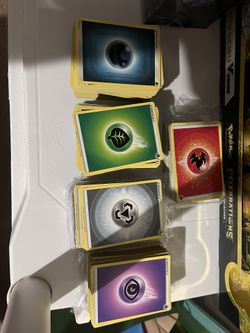 500 Pokemon Energy Cards Lot