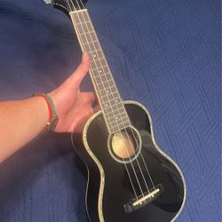 Mitchel Ukulele 