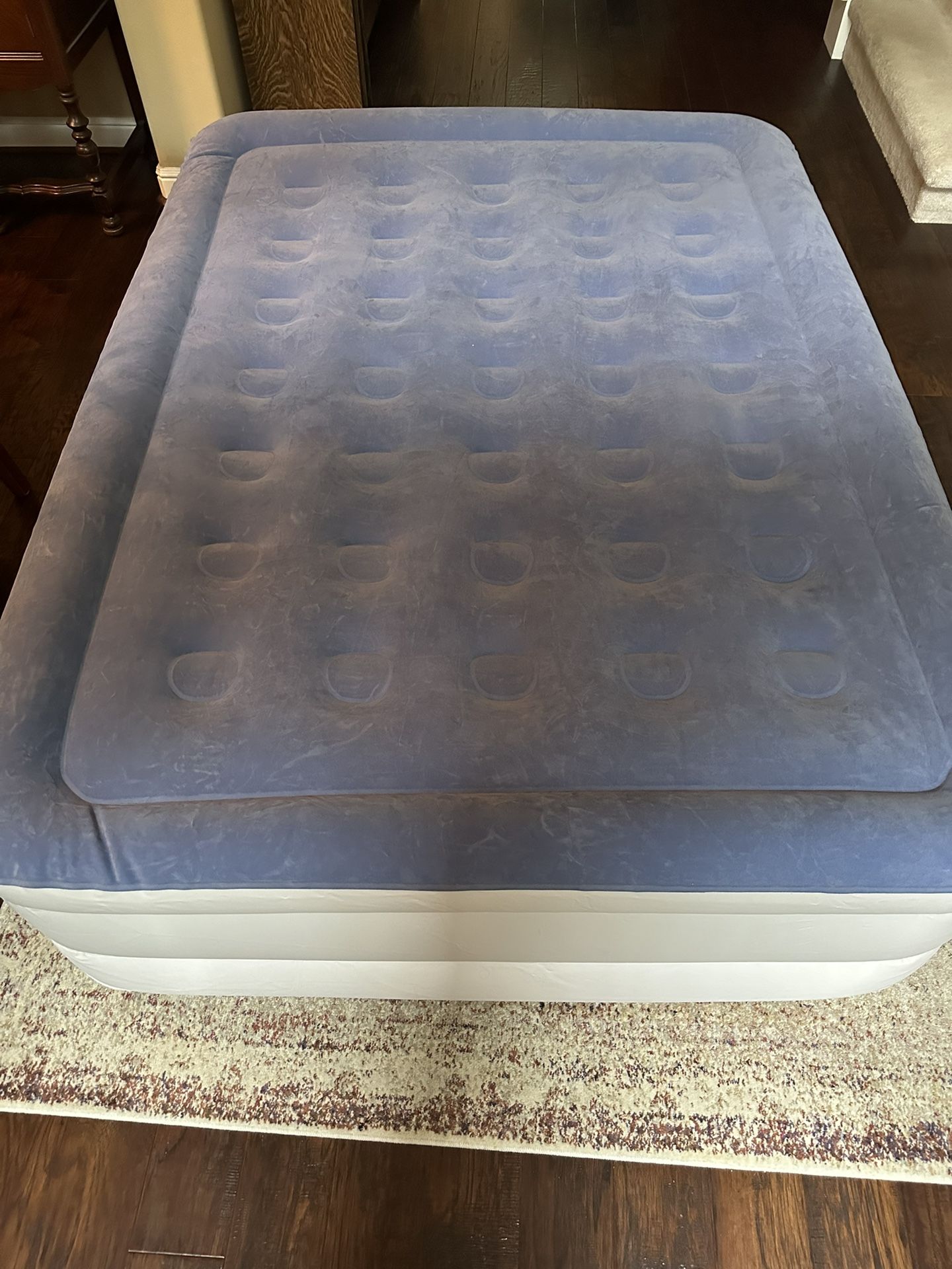 SoundAsleep Dream Series Air Mattress With ComfortCoil Technology & Internal High Capacity Pump - Full