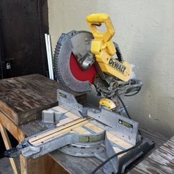 DeWalt Compound Miter Saw