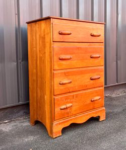 French & Heald solid rock maple 4-drawer chest/dresser