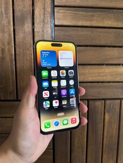 iPhone 14 Pro Max Cracked
