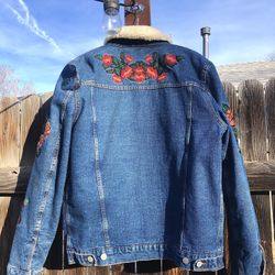 Embroidered Floral Denim Jacket (M/L)