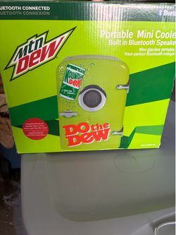 Mini fridge for desktop