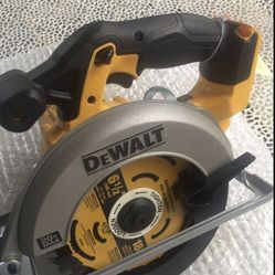 Dewalt  Saw  20 Volt 61/2 