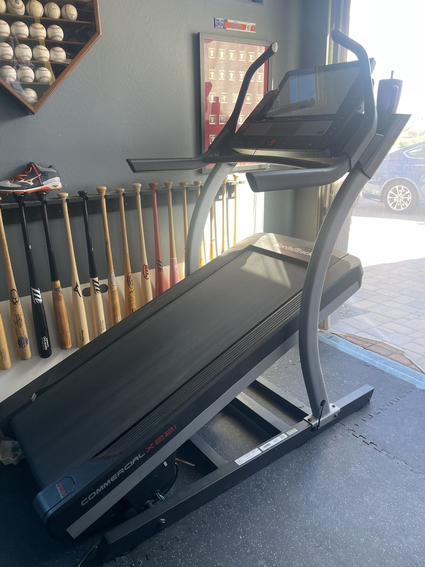 NordicTrack Commercial X22i Incline Treadmill (NTL29221)