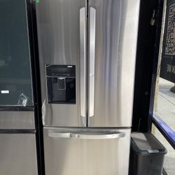 LG 30” French Door Refrigerator - Apartment Size 