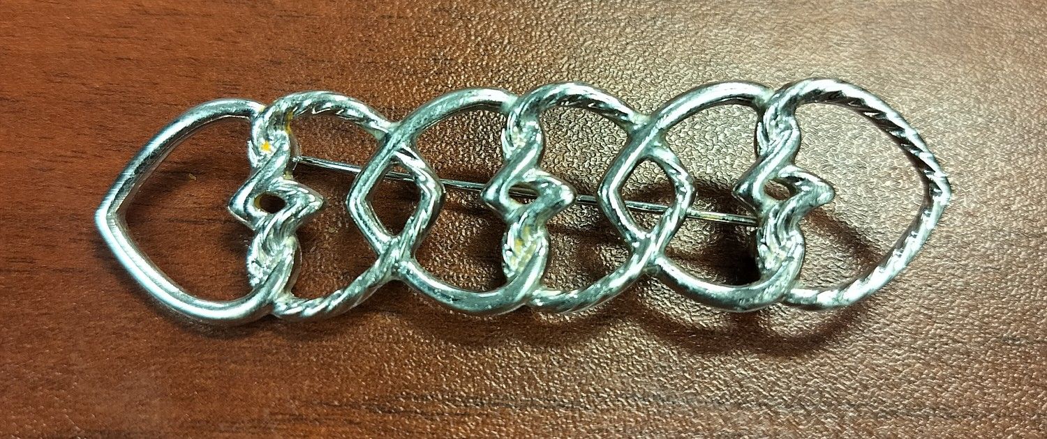 Vintage Interlocking Hearts Pin