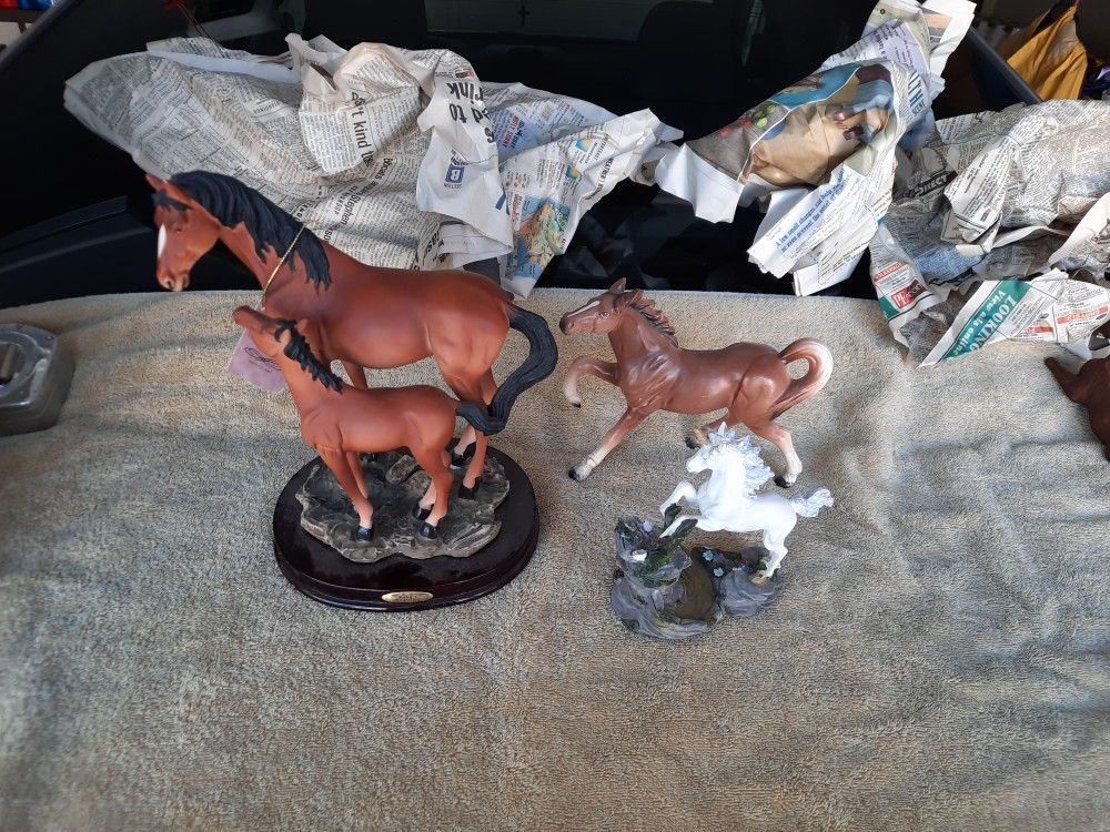HORSE STATUES