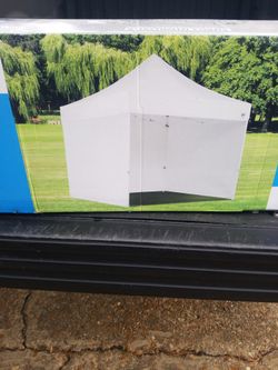 E-Z up Commercial Instant 10x10 Shelter