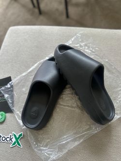 Adidas Yeezy slides (S11)