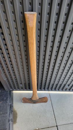 Double-bit axe