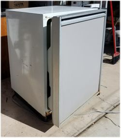 Mini-Fridge/Freezer w/Auto Ice Maker - Sub-Zero for Sale in San Jose, CA -  OfferUp