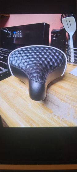 SCHWINN WIDE BODY SEAT  (NEW)