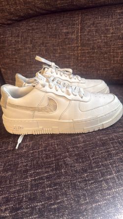 Nike Air Force 1 Pixel White Low-Top Sneakers size 9.5