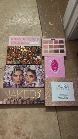 Makeup palettes