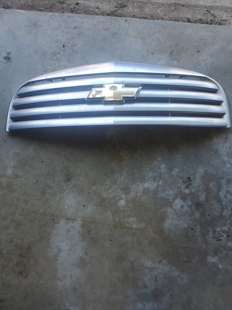 2006 Chevy HHR Front Grill