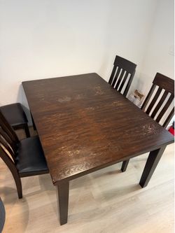 Extendable Dining Table Set with 6 Chairs $180