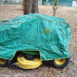 John Deere L110 Lawn Tractor 