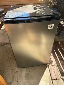 Mini fridge