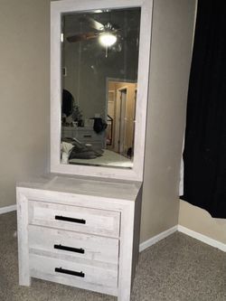 3 Drawer With Mirror