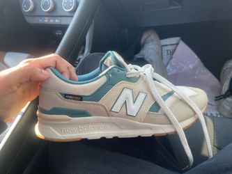 NEW BALANCE (UN-USED W BOX)